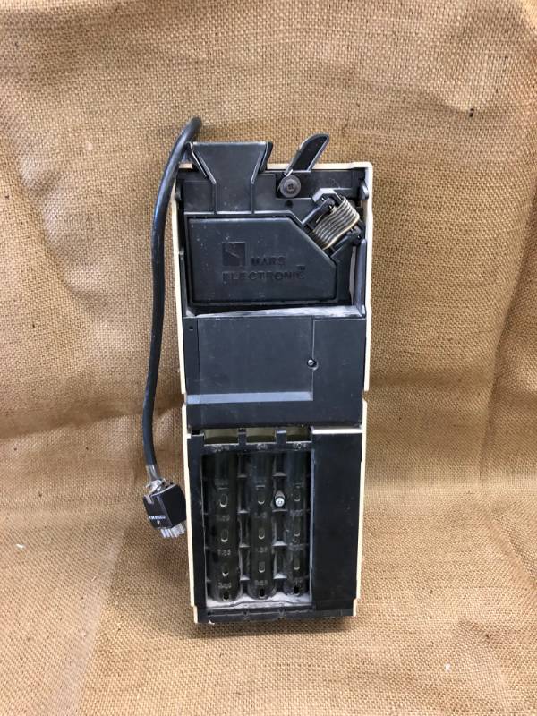 lot 1365 image: Mars Electronic Coin Collector