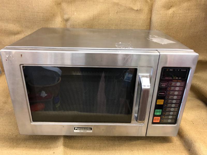 lot 1373 image: Panasonic 1000 Watts Microwave