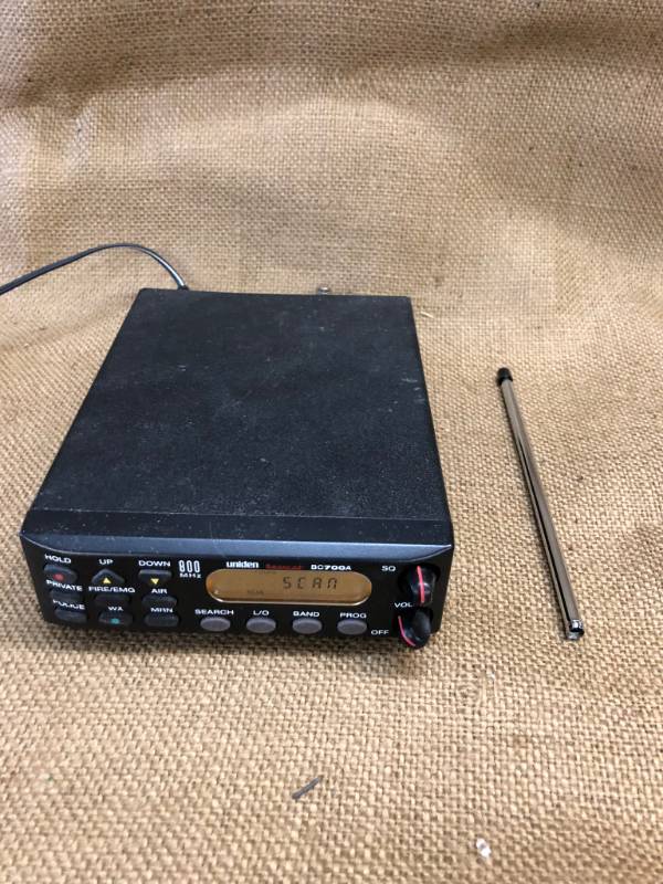 lot 1374 image: Uniden Bearcat BC700A