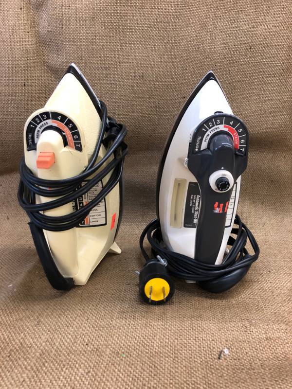 lot 1377 image: 2 Black and Decker Irons- Tested and Working