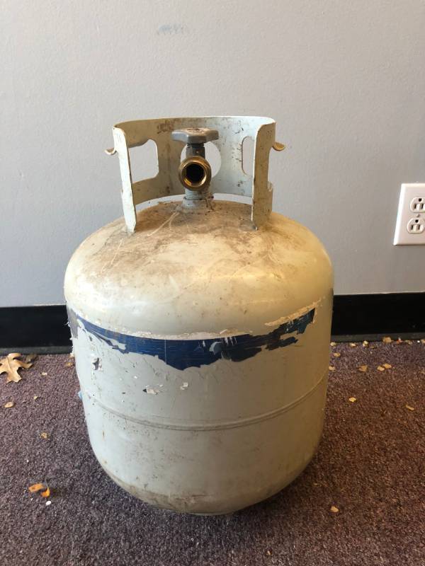 lot 1429 image: Propane Tank