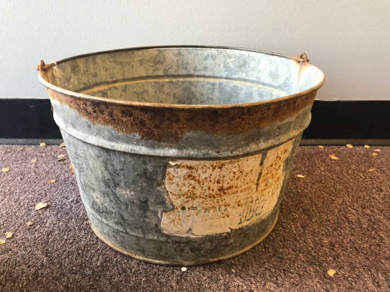 lot 1451 image: Planter Bucket