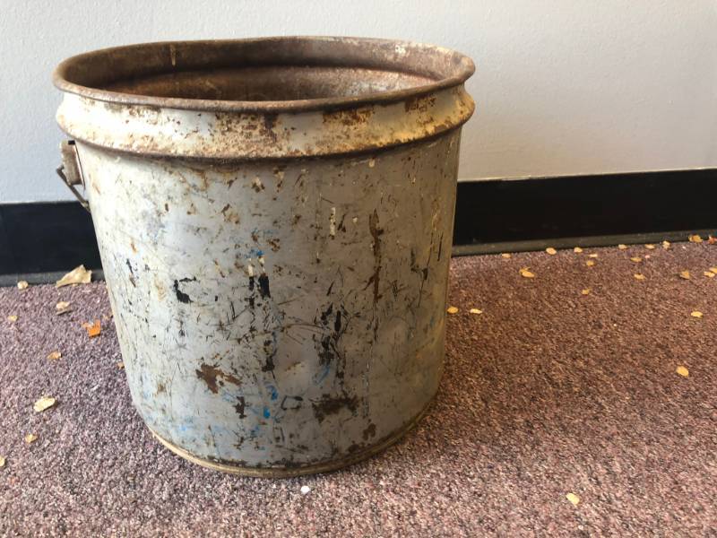 lot 1452 image: Planter Bucket