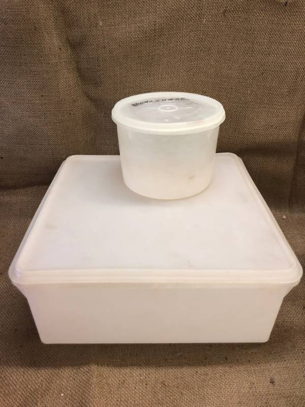 lot 1457 image: 2 Vintage Tupperware Dishes