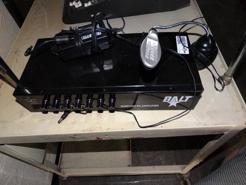 lot 16019 image: BALT wireless amp & light