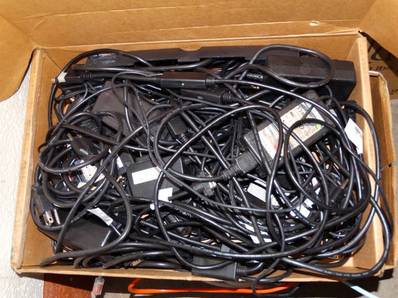 lot 16031 image: Computer cords.