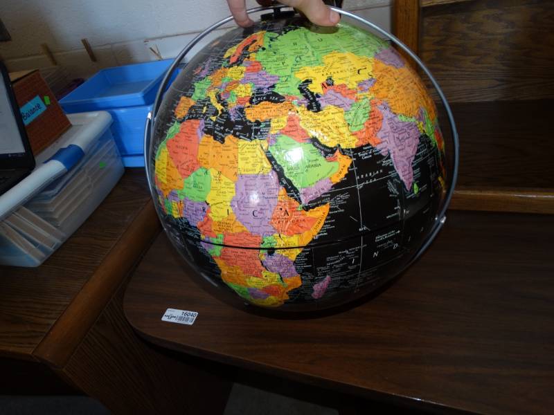 lot 16038 image: Large globe.