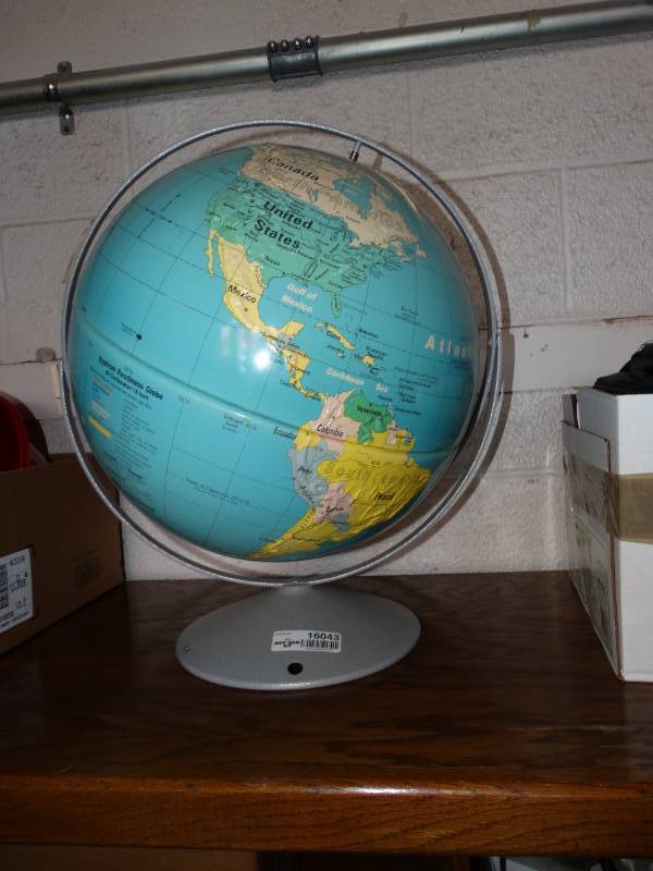 lot 16043 image: Large globe.