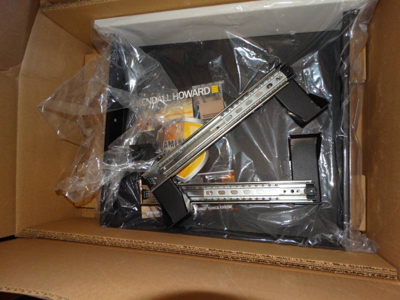 lot 16047 image: Drawer.