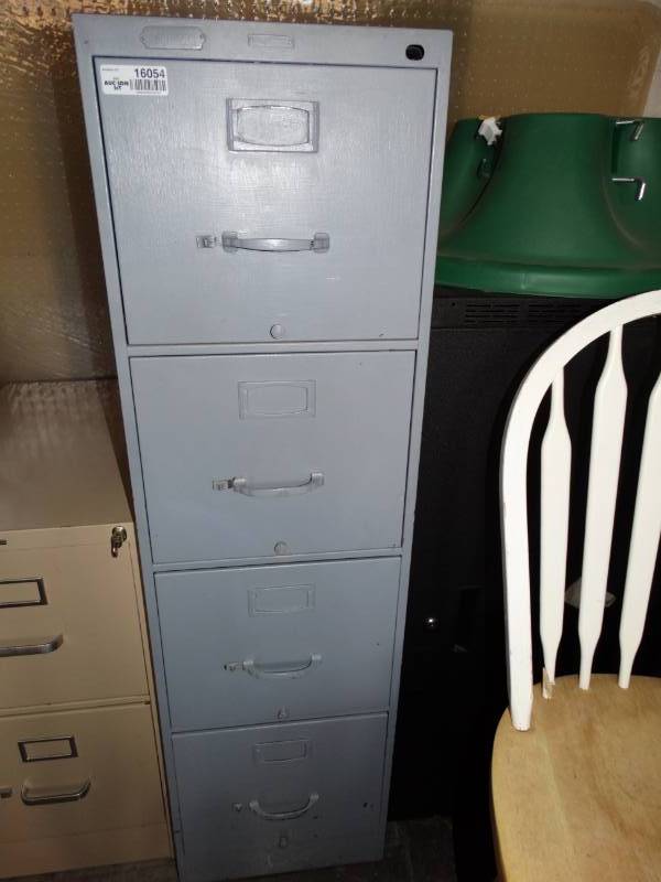 lot 16054 image: 4 Drawer metal file cabinet.
