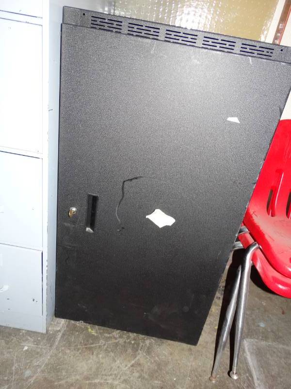 lot 16059 image: Mixer amplifier and storage.