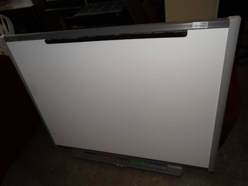 lot 16065 image: Large smart board.