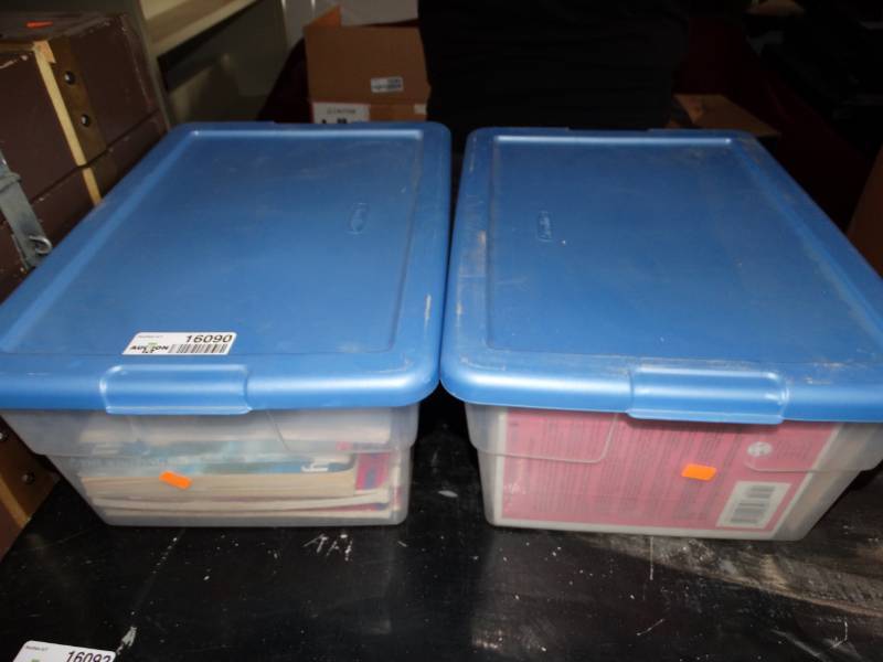 lot 16090 image: 2 Containers with book sets.