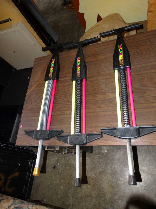 lot 16102 image: 3 Pogo sticks.