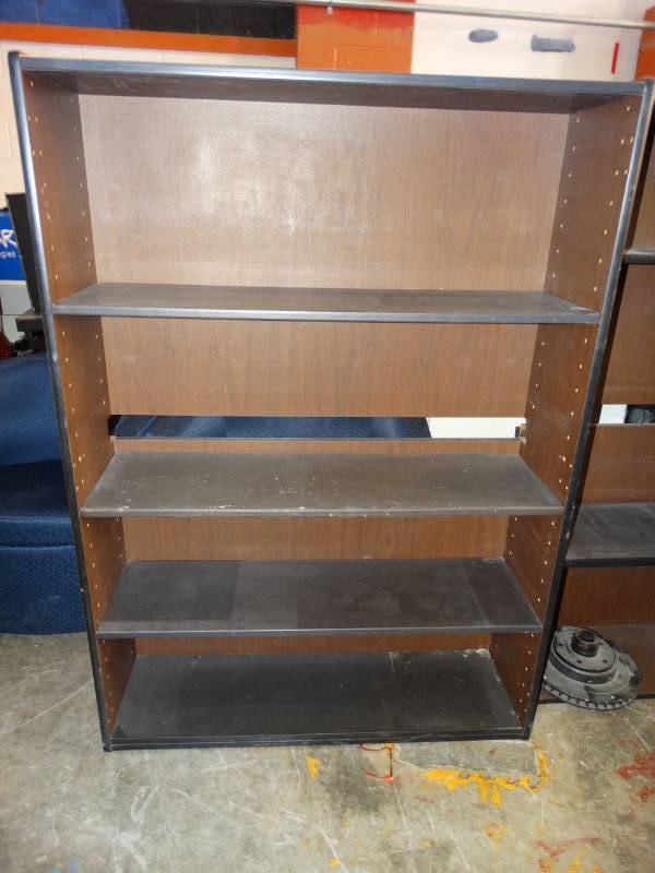 lot 16104 image: Wooden shelf.