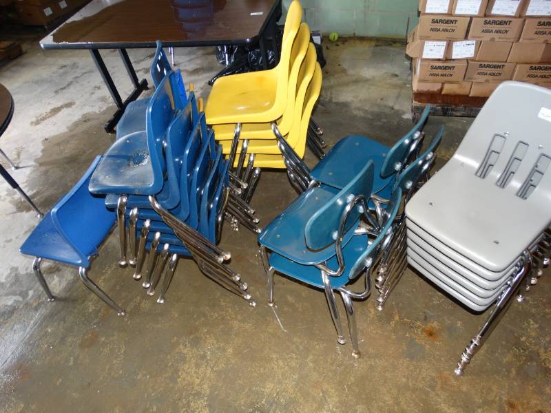 lot 16111 image: Large lot of small chairs.