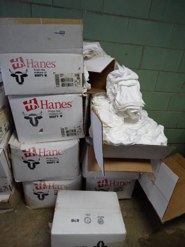 lot 16124 image: Large lot of white shirts.