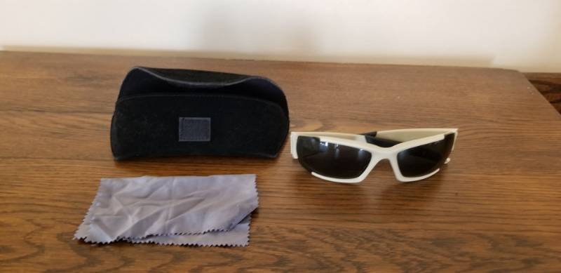 lot 5003 image: ESS White Sunglasses with Case and Cleaning Cloth
