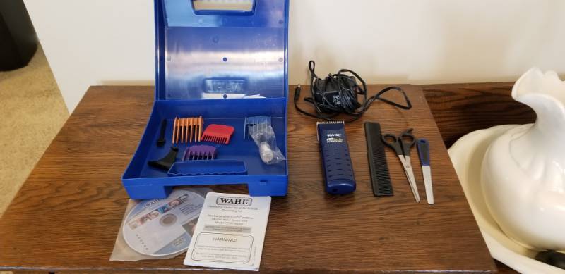 lot 5020 image: Wahl Hair Clippers Set with Adjustable Comb Attachments