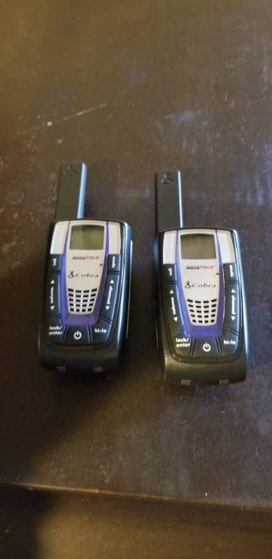 lot 5035 image: Cobra Walkie Talkie  CB Handheld  No Charger