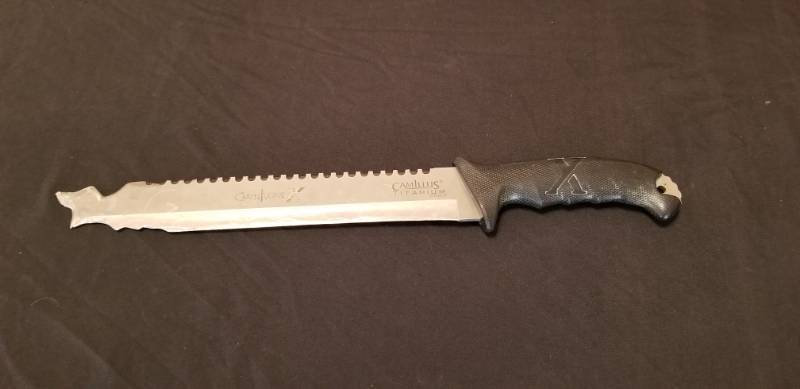 lot 7005 image: Camillus Titanium Knife