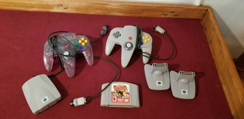 lot 17438 image: Nintendo Corded Controllers, Memory Packs and Game