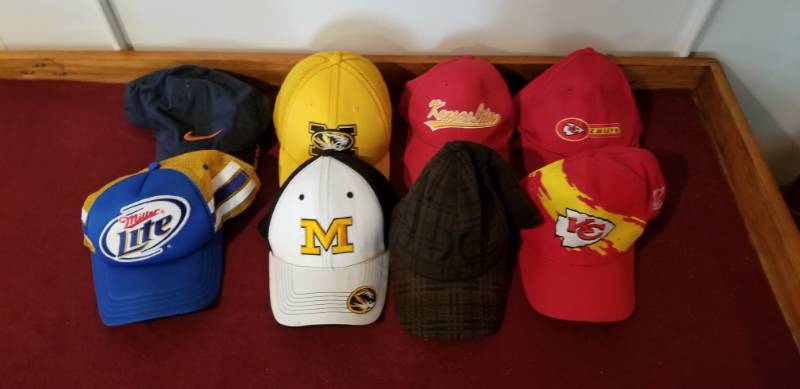 lot 17435 image: Misc Chiefs  MU Beer Ball Caps