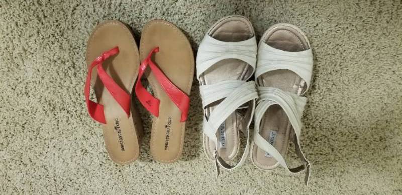 lot 17428 image: Two Pr Sandals Sz 9.5 - 10M