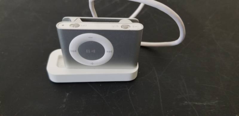 lot 17423 image: Ipod music Player with Charge Cord Silver