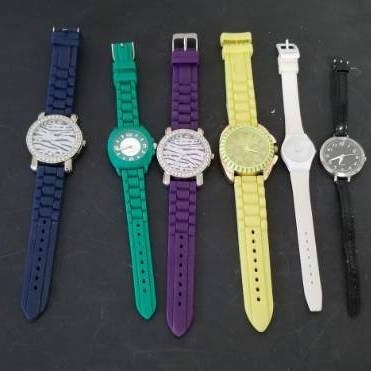 lot 17420 image: Fashion Watches Lot
