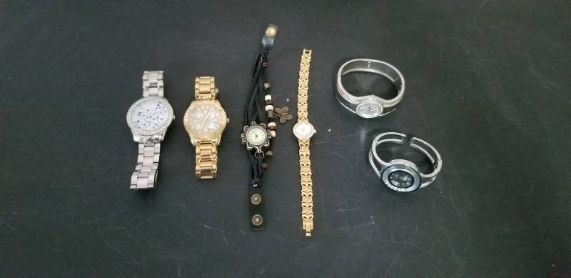 lot 17419 image: Fashion Watches Lot