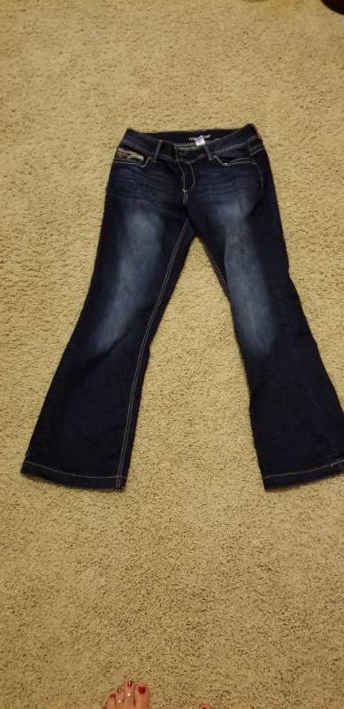 lot 17412 image: Boot Cut Embellished Denim Jeans Size 78