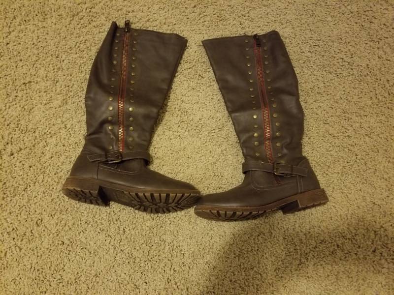 lot 17406 image: Dress Boots Sz 8 12