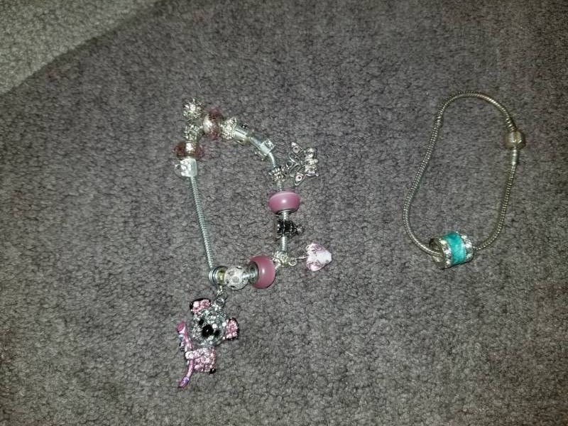 lot 18823 image: Pandora Beads and Bracelets