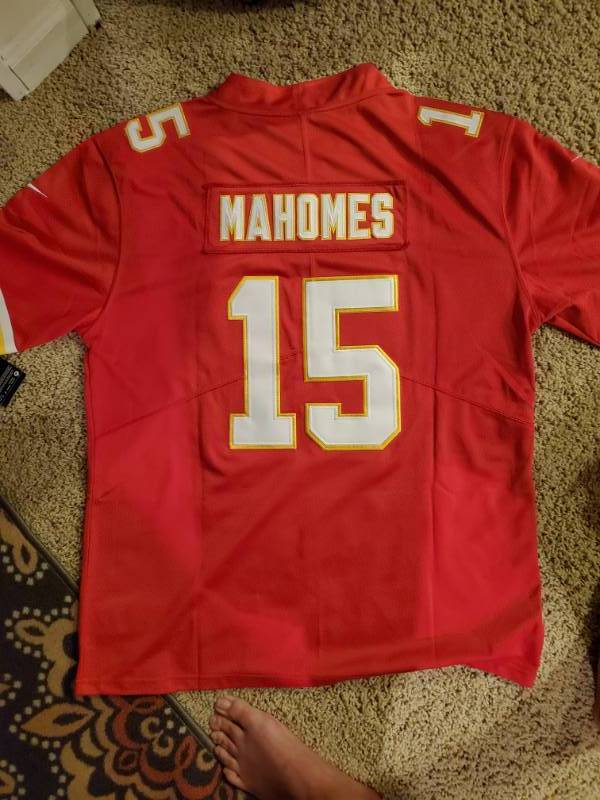 lot 999 image: Mahomes Nike Jersey Mens Size Large Like New Only Tried on Once