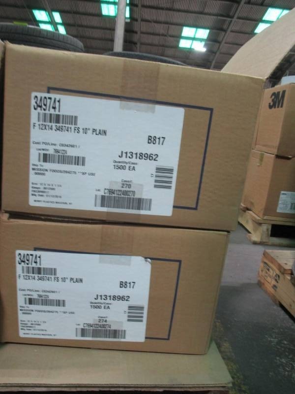 lot 6339 image: 2 Cases Clear Bags 1500 per case 10x14