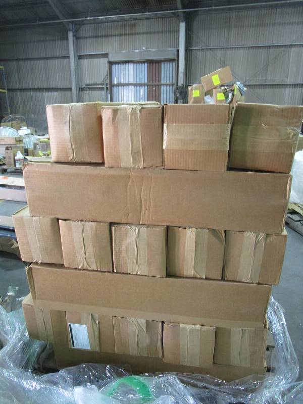 lot 6354 image: Pallet of Fed Ex Rain Sheilds