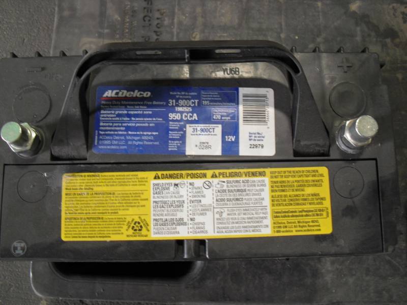 lot 5 image: AC Delco Heavy Duty Battery 950 CCA