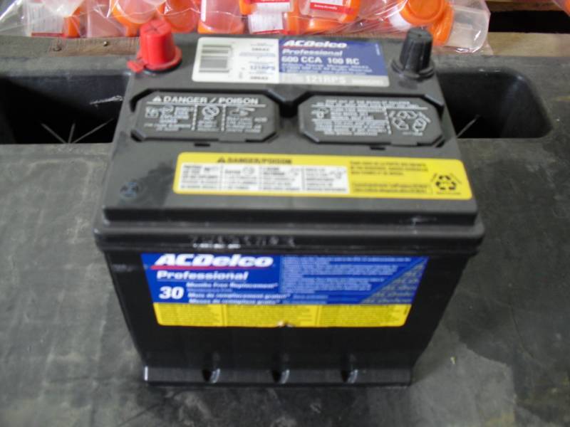 lot 6427 image: AC Delco Heavy Duty Battery Pro 600 CCA