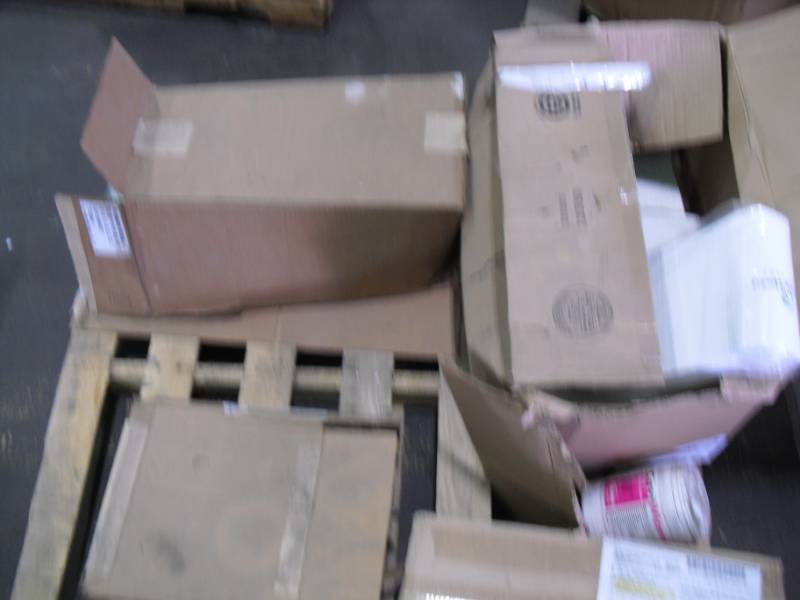 lot 6454 image: Pallet of Random Items