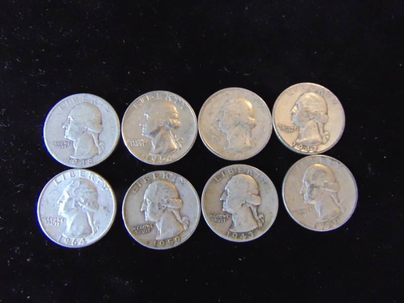 lot 7000 image: 8 Washington Quarters - Dated 1935, 42,43,50, 59, 48,54 and 1964