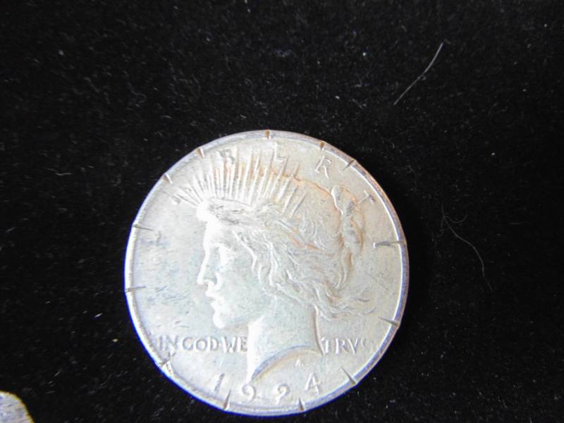 lot 7009 image: 1924 Peace Dollar