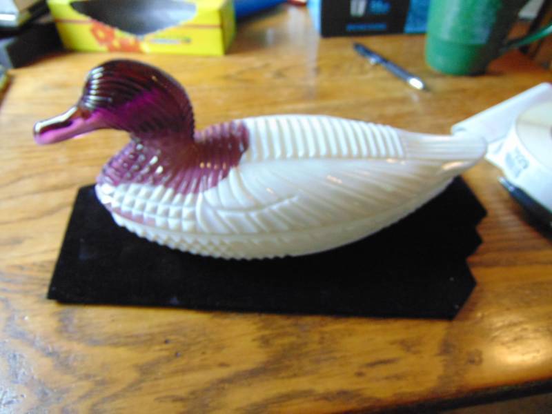 lot 7028 image: 10 Glass Duck Trinket box - Moser   Boyd 