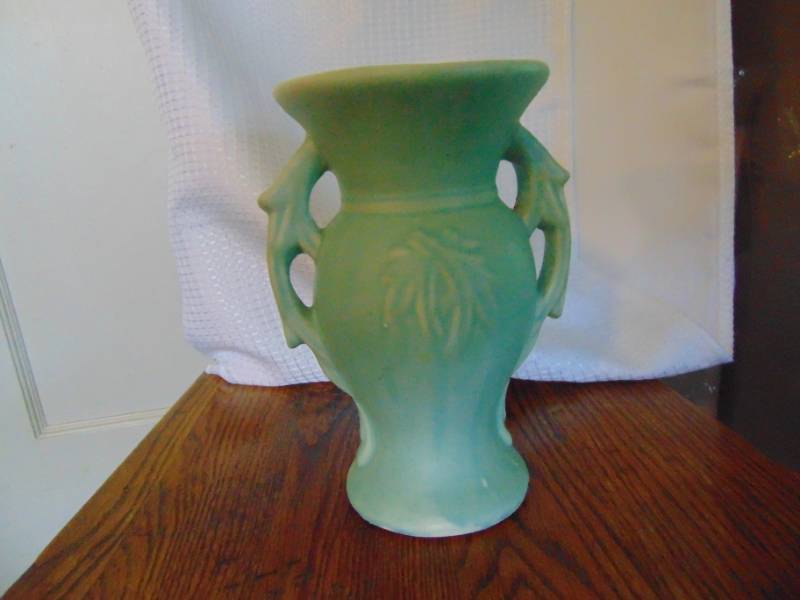 lot 7044 image: Weller Vase
