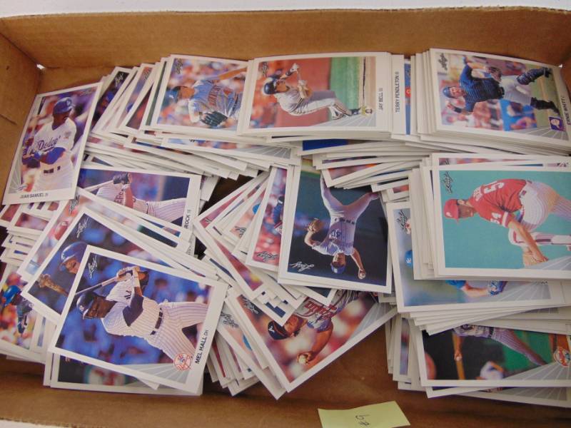lot 7070 image: 1990 Leaf Baseball Commons