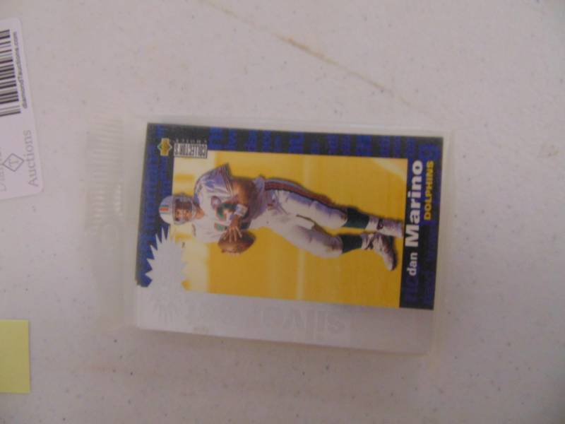 lot 7076 image: 1995 Collectors Choice Silver Crash the Game set