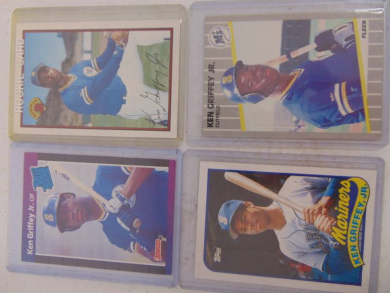 lot 7083 image: 4 Ken Griffey JR. 1989 Rookie Cards