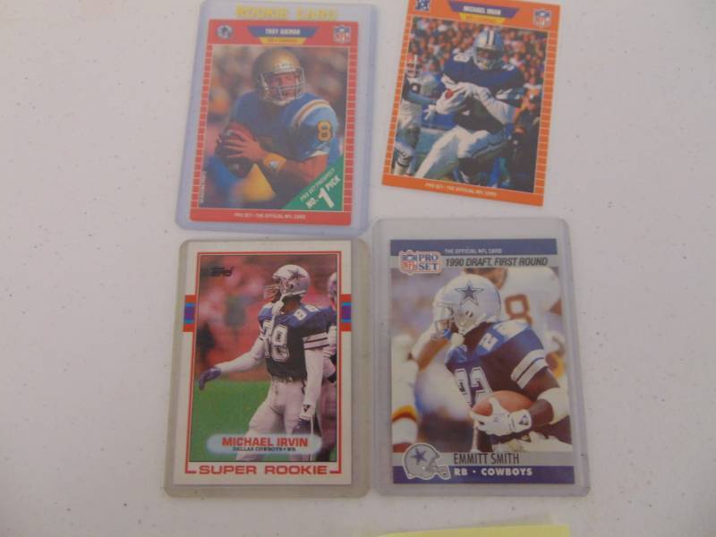 lot 7088 image: Dallas Cowboys Rookie Card Lot - 1990 Pro Set E. Smith, 1989 Troy Aikman, 1989 Michael Irvin Topps and Pro Set