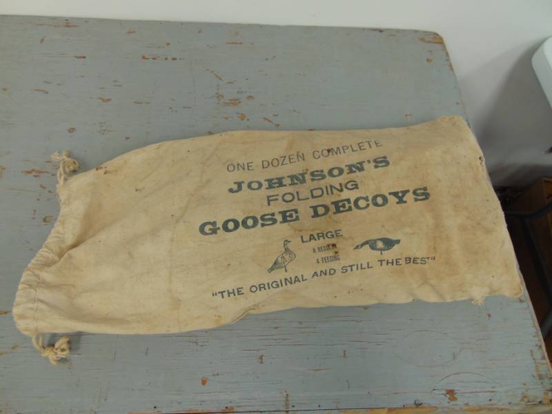 lot 7116 image: 1 Dozen Johnson Silhoutte Decoys with Bag and Stakes - Vintage - Complete