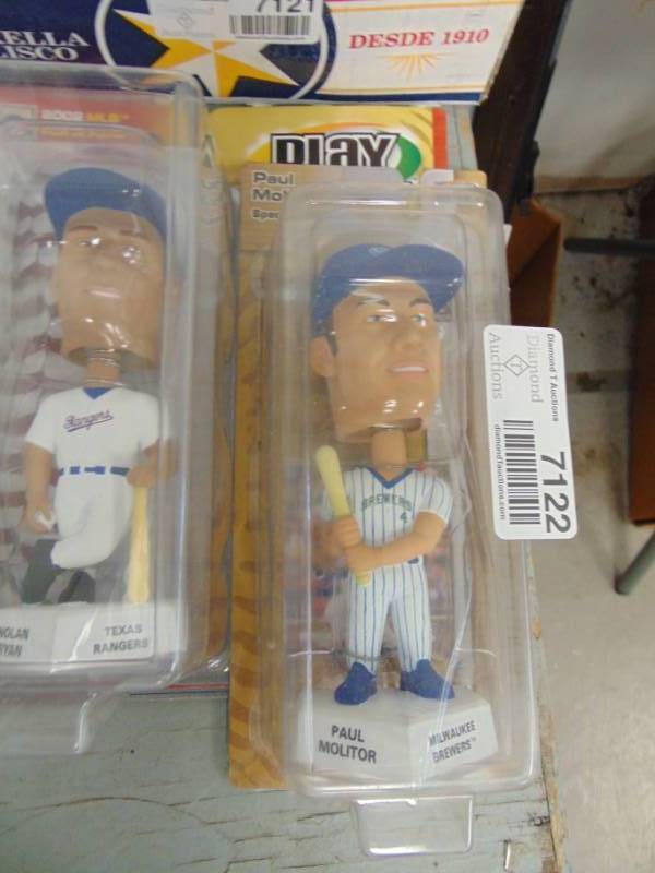 lot 7122 image: Paul Molitor and Nolan Ryan Bobbleheads